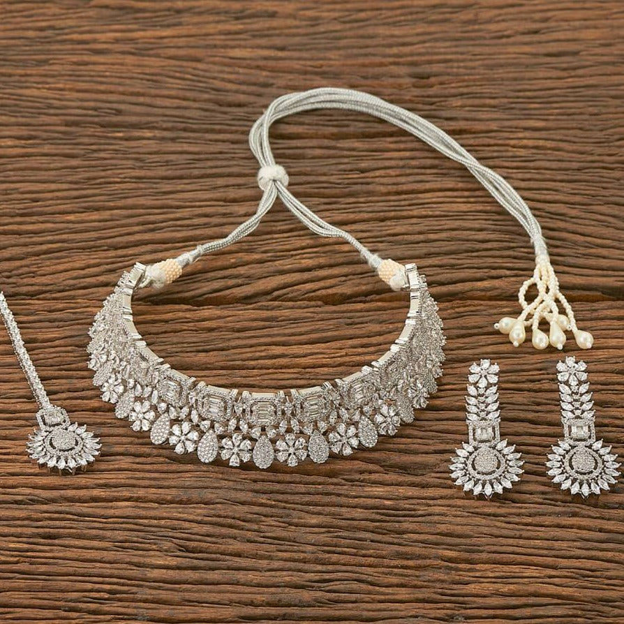 Silver 3 piece jewelry set: Necklace with earrings and bindi (forehead piece)